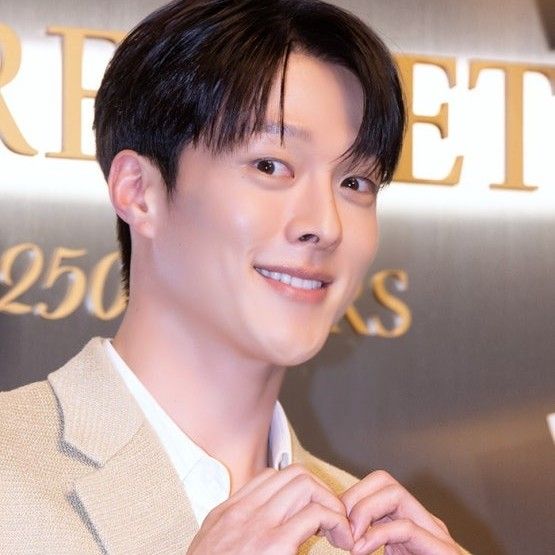 A moment captured by a fan of Jang Kiyong