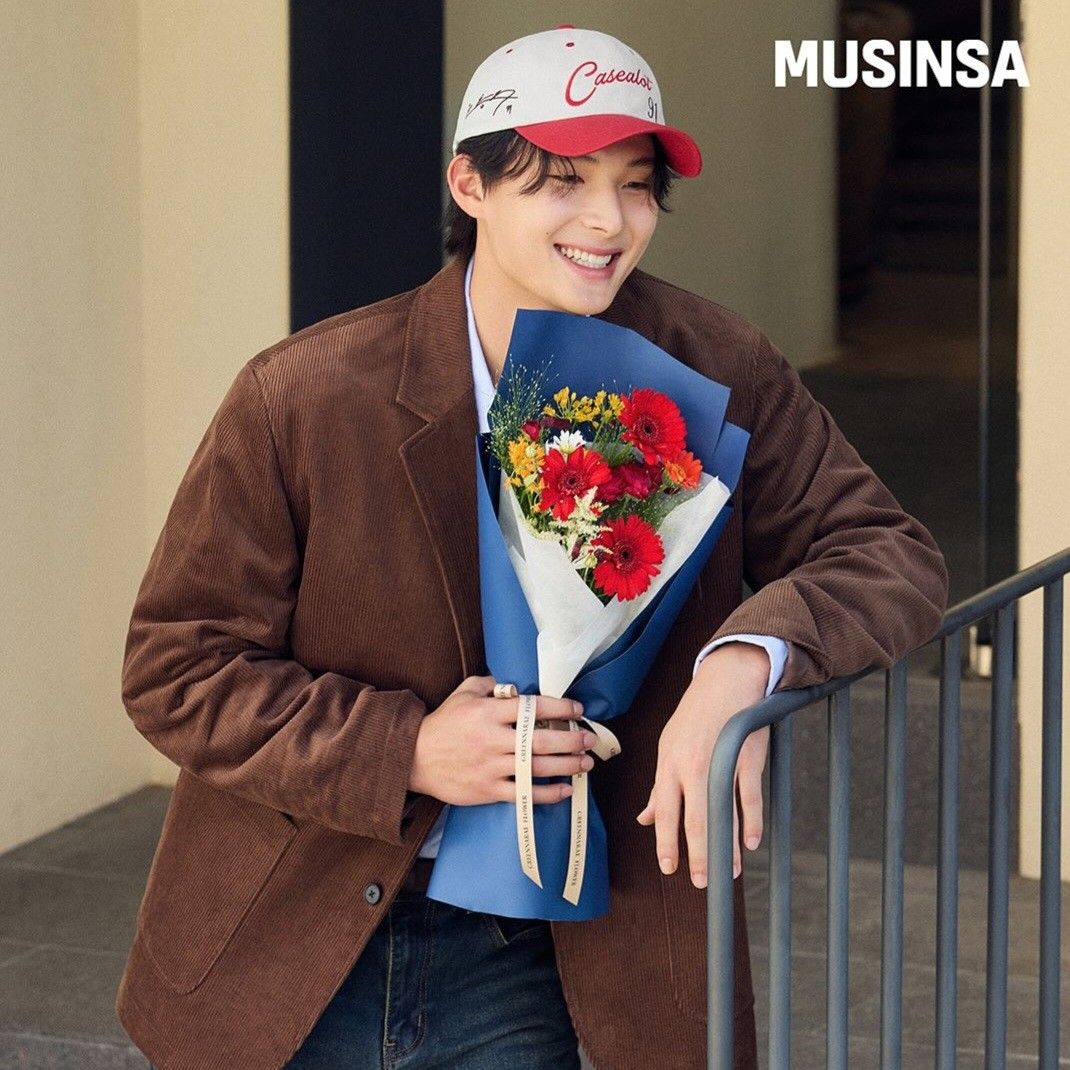 A moment captured by a fan of Yoon Donghee