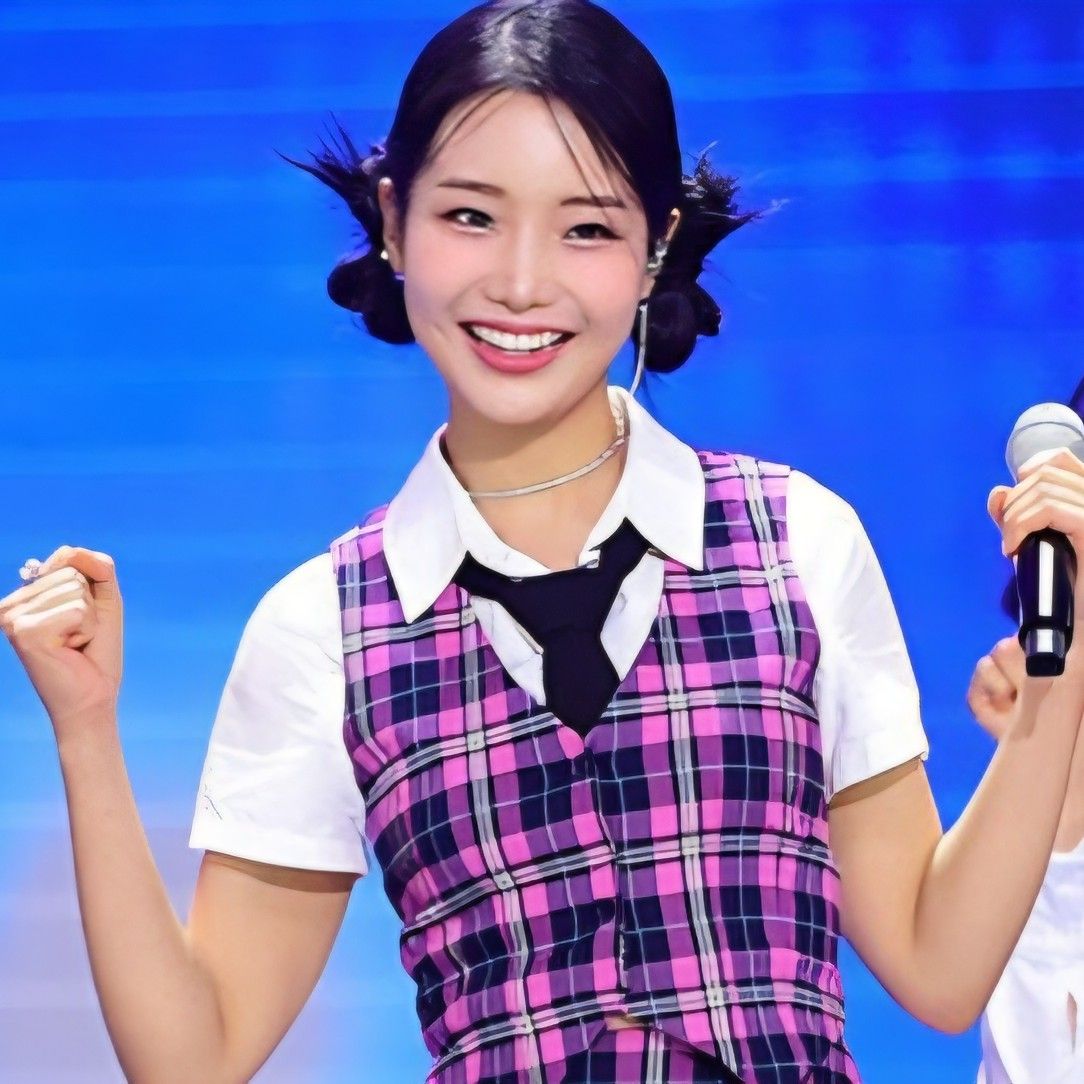 Behind-the-scenes cut of Kim Soyeon (2004)