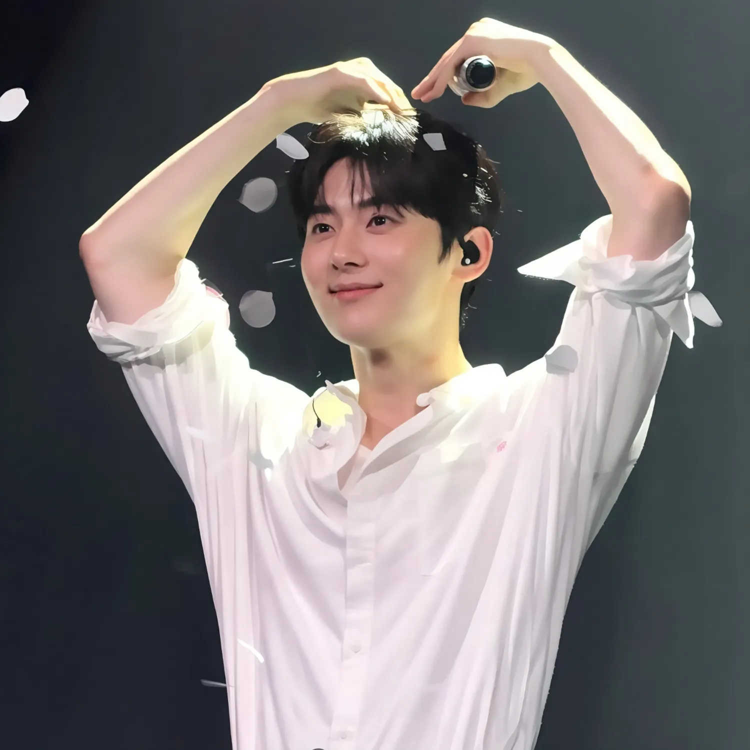 Behind-the-scenes cut of Hwang Minhyun