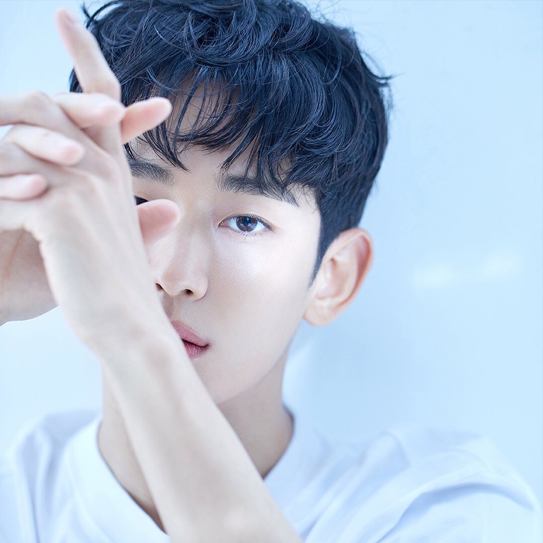 Behind-the-scenes cut of Kim Soohyun