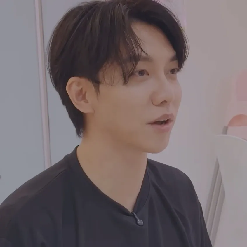 Momen yang diabadikan oleh penggemar Lee Seunggi