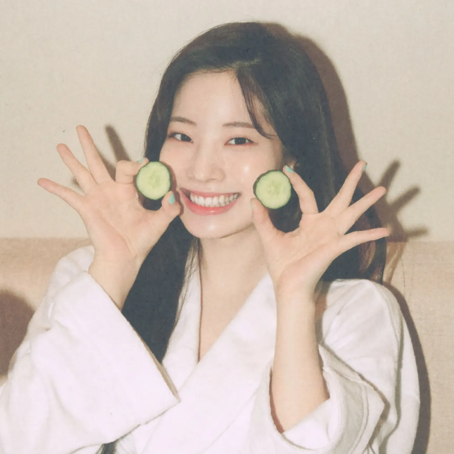 Behind-the-scenes cut of Dahyun