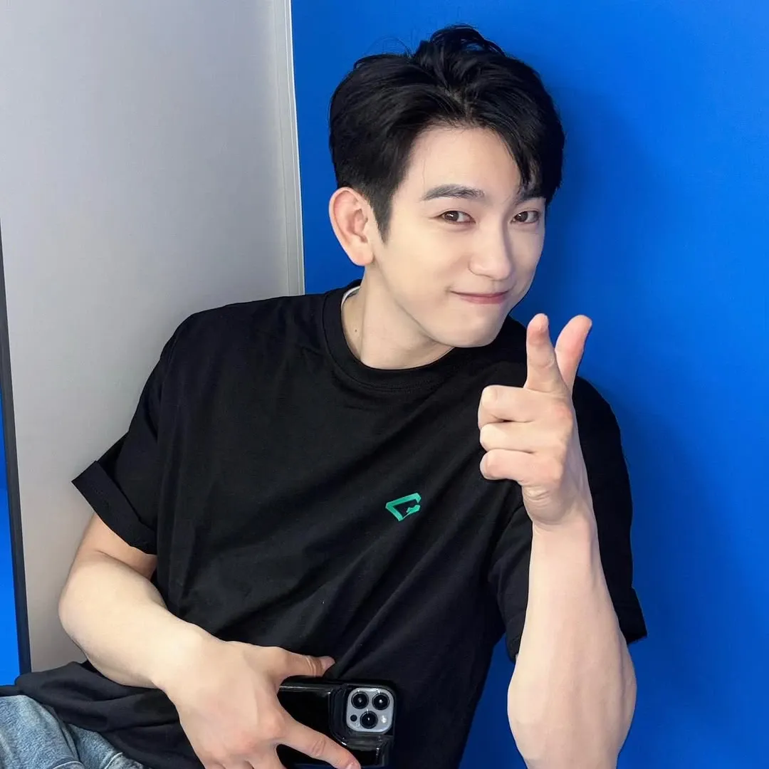 Momen yang diabadikan oleh penggemar Park Jinyoung