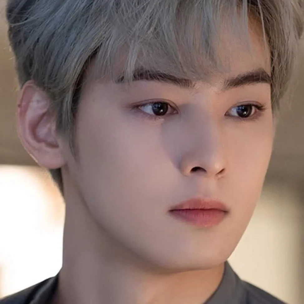 Recent activity shot of Cha Eunwoo