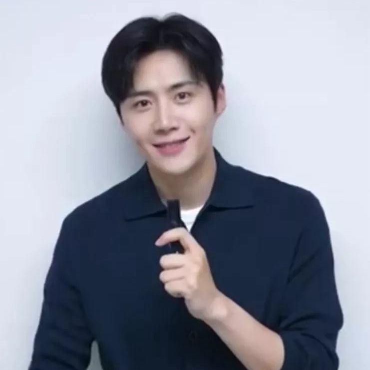 Latest photo of Kim Seonho
