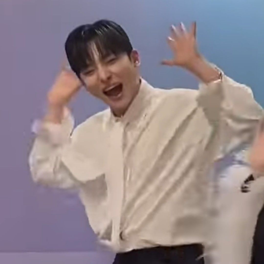 A moment captured by a fan of Seong Ri