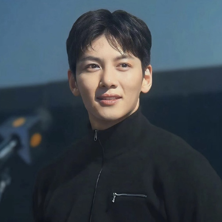 粉絲拍下的池昌旭瞬間