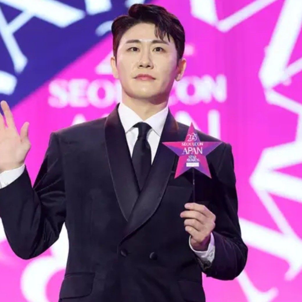 Behind-the-scenes cut of Young Tak