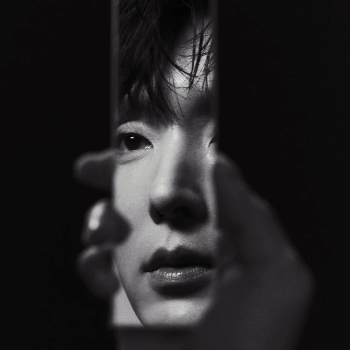 Behind-the-scenes cut of Lee Joongi