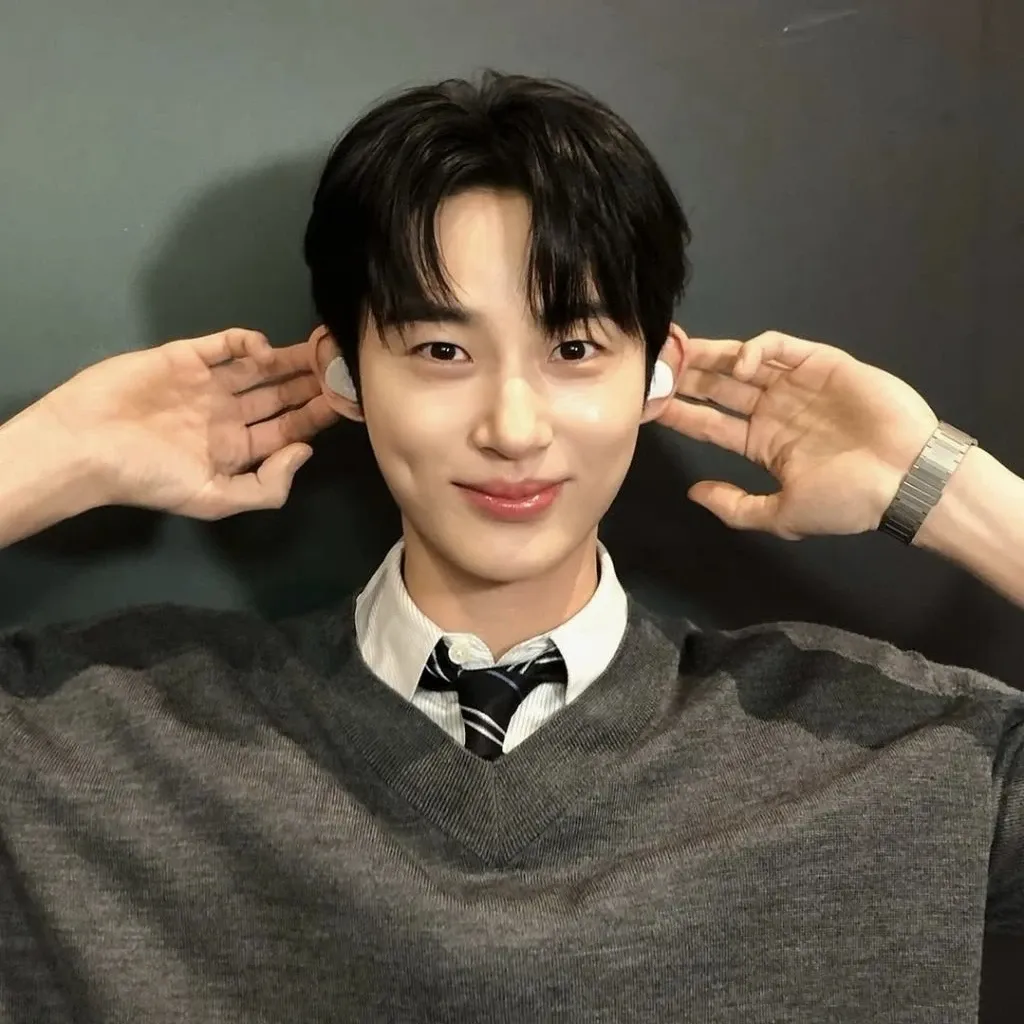 Latest photo of Byeon Wooseok