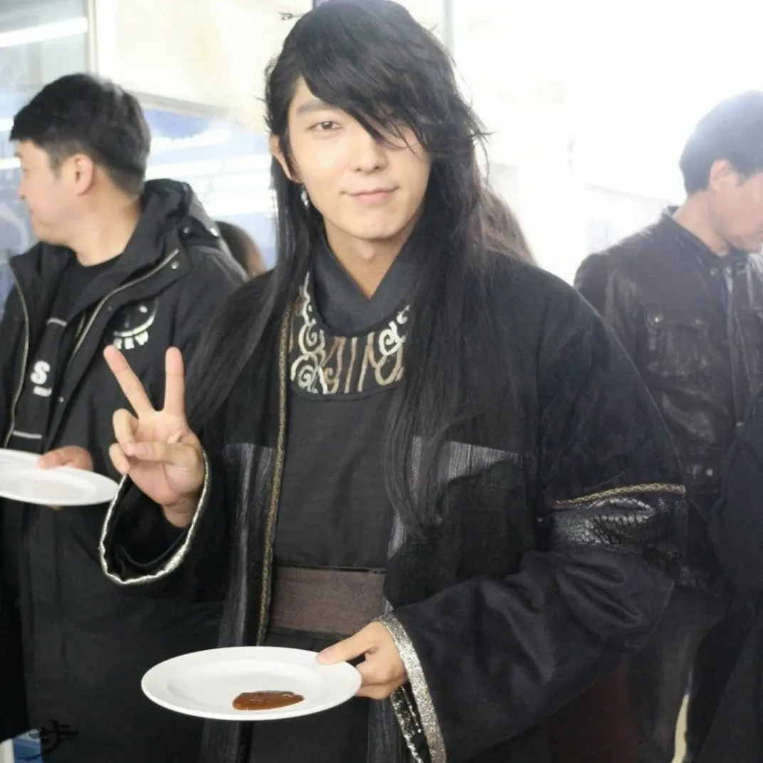 A moment captured by a fan of Lee Joongi