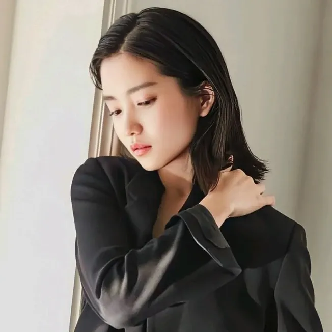 Behind-the-scenes cut of Kim Taeri