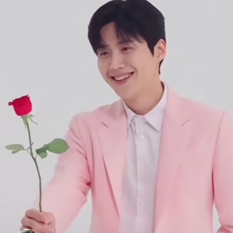 Behind-the-scenes cut of Kim Seonho