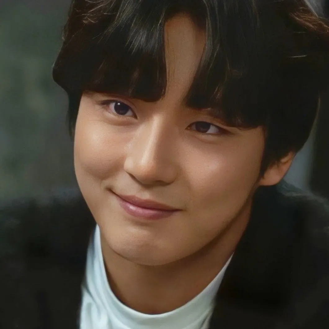 Recent activity shot of Yoon Shiyoon