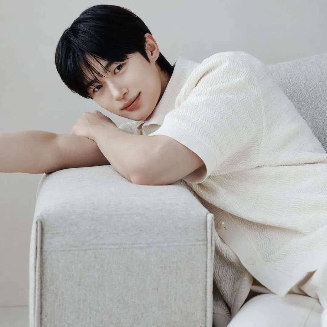 Recent activity shot of Byeon Wooseok