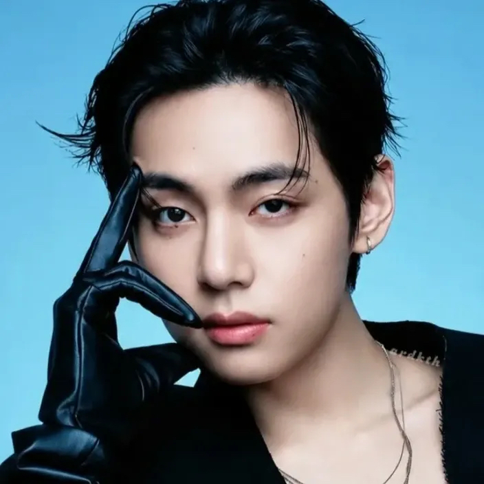 Latest photo of Kim Taehyung (V)