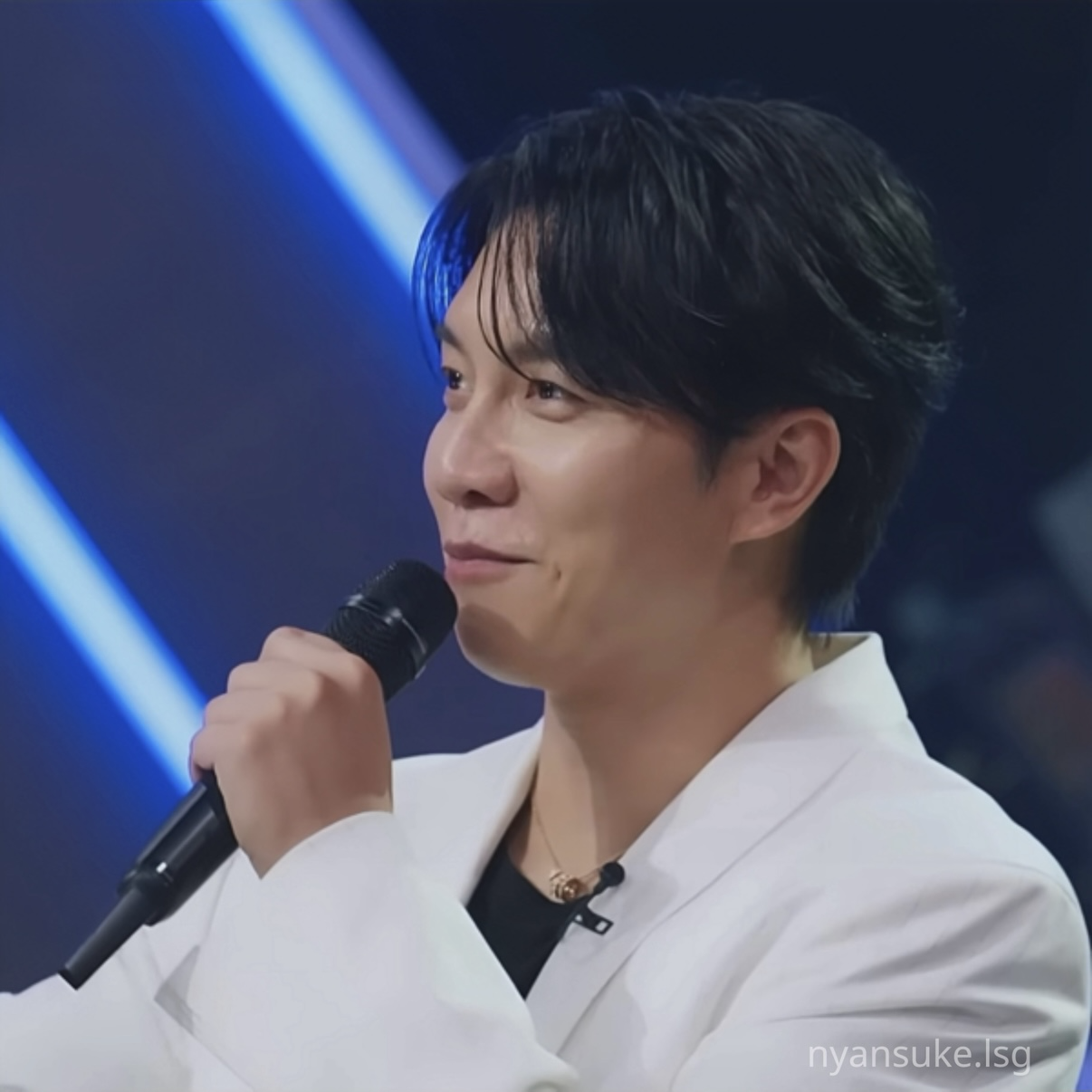 Momen yang diabadikan oleh penggemar Lee Seunggi