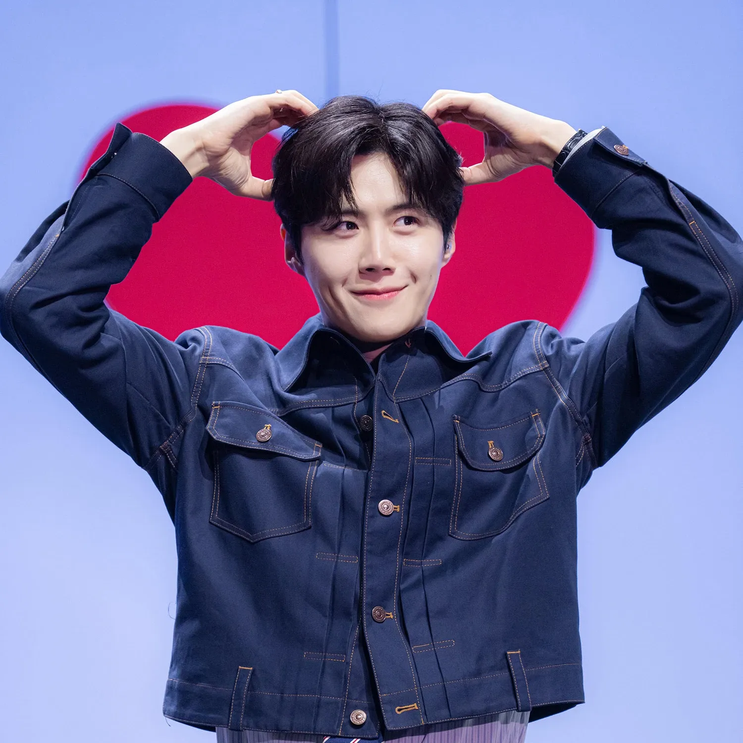 A moment captured by a fan of Kim Seonho