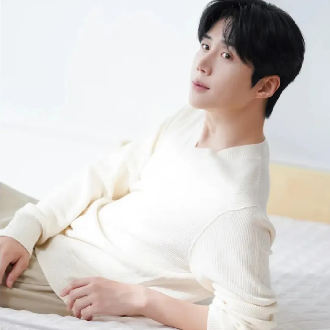 Recent activity shot of Kim Seonho
