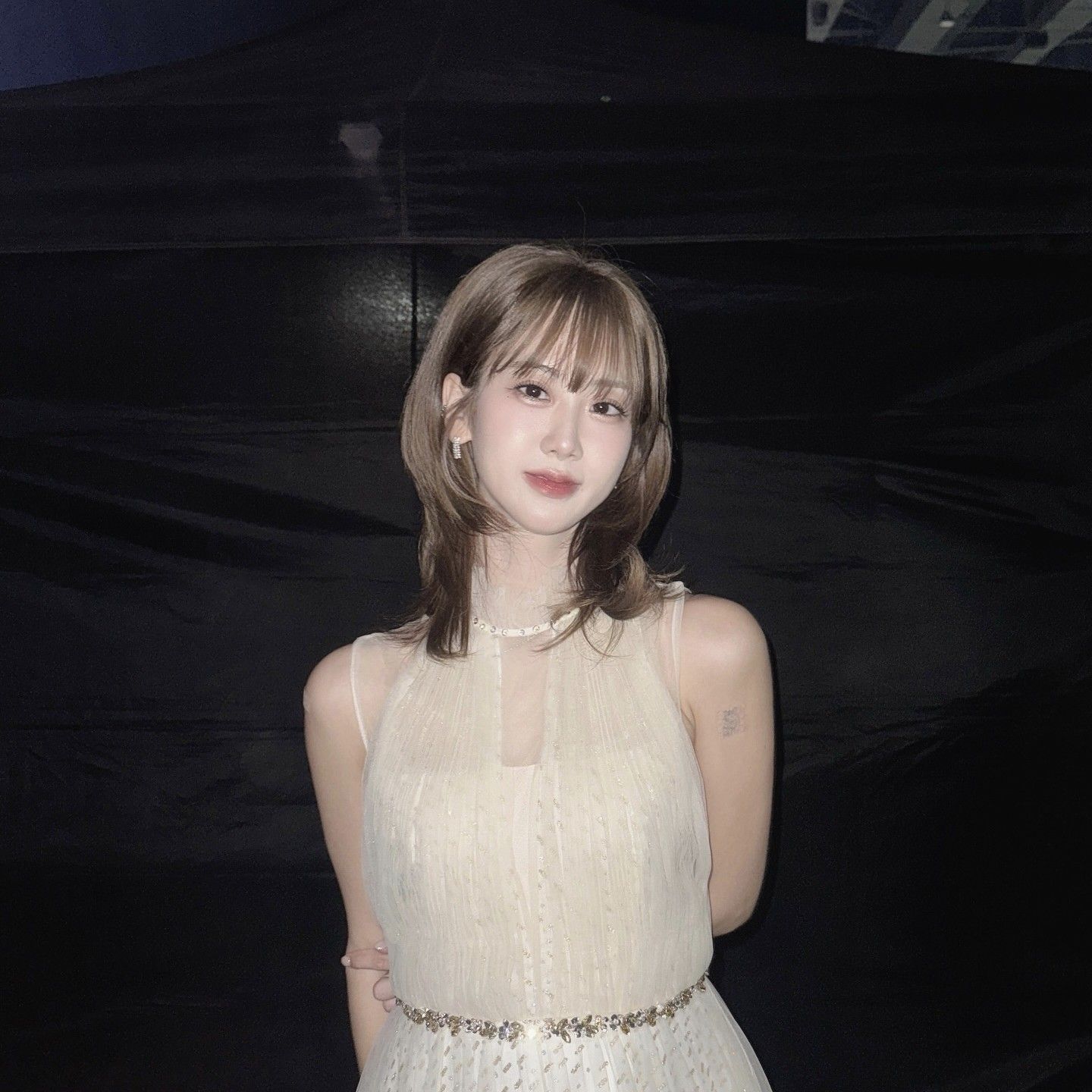 Behind-the-scenes cut of Kang Hyeyeon