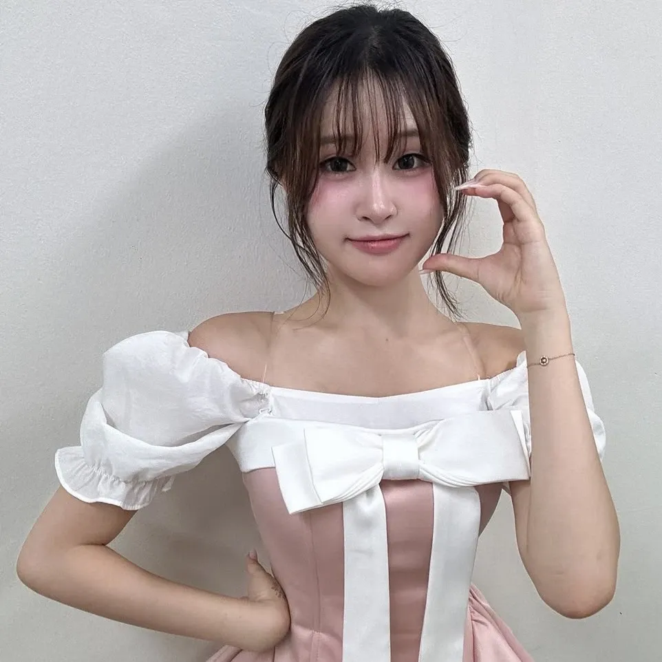 김다현의 비하인드 컷