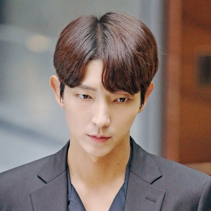 Behind-the-scenes cut of Lee Joongi