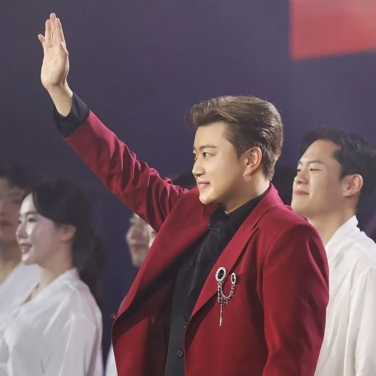 Behind-the-scenes cut of Kim Hojoong