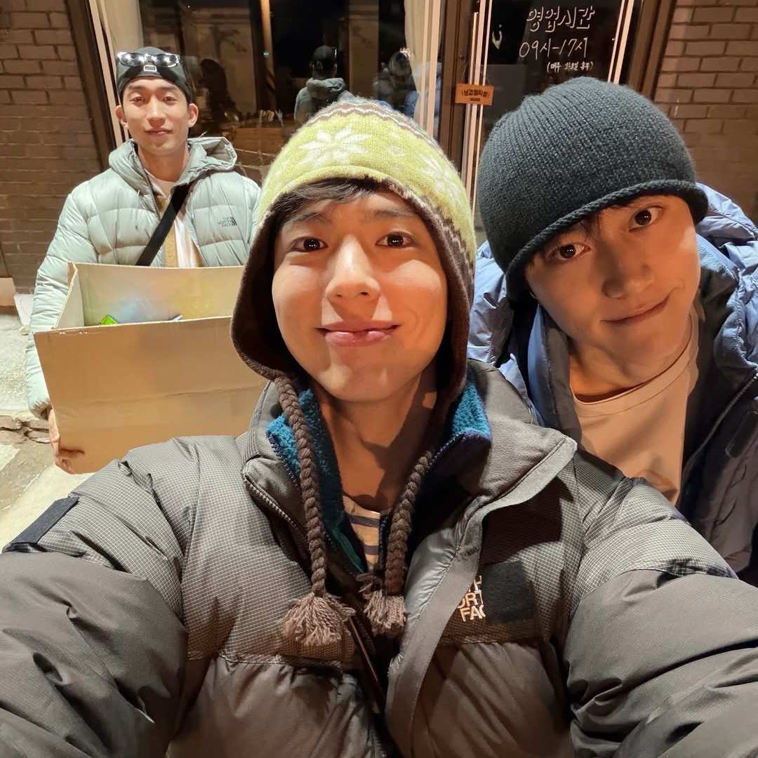 Behind-the-scenes cut of Park Bogum