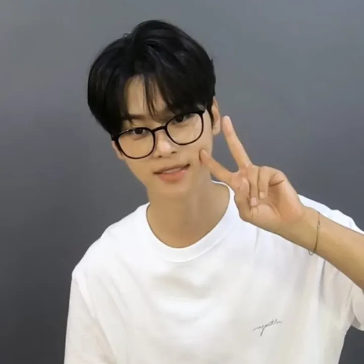 Recent activity shot of Cha Hakyeon (N)