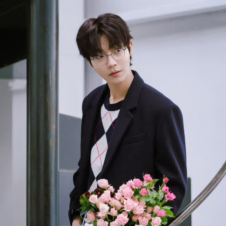 Recent activity shot of Hwang Inyoup