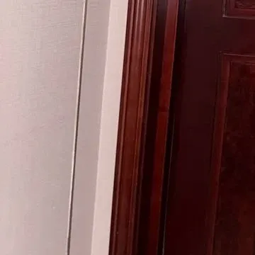 Behind-the-scenes cut of Bona