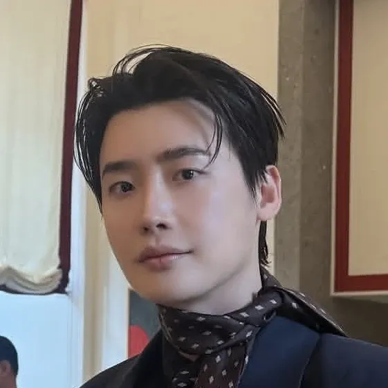 粉絲拍下的李鍾碩瞬間