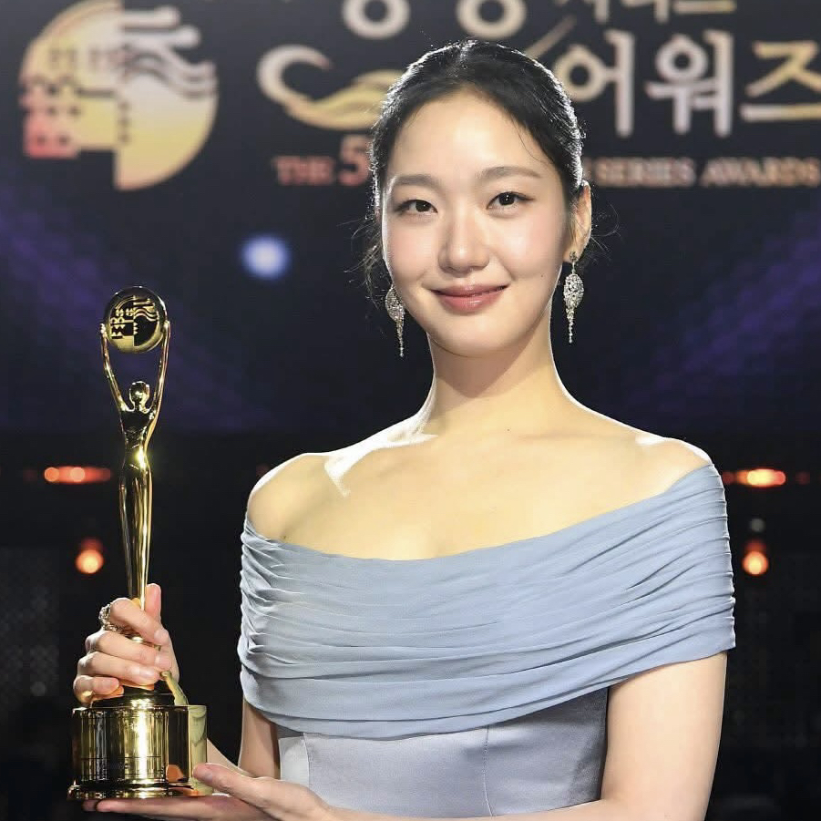 김고은 최근 활동샷