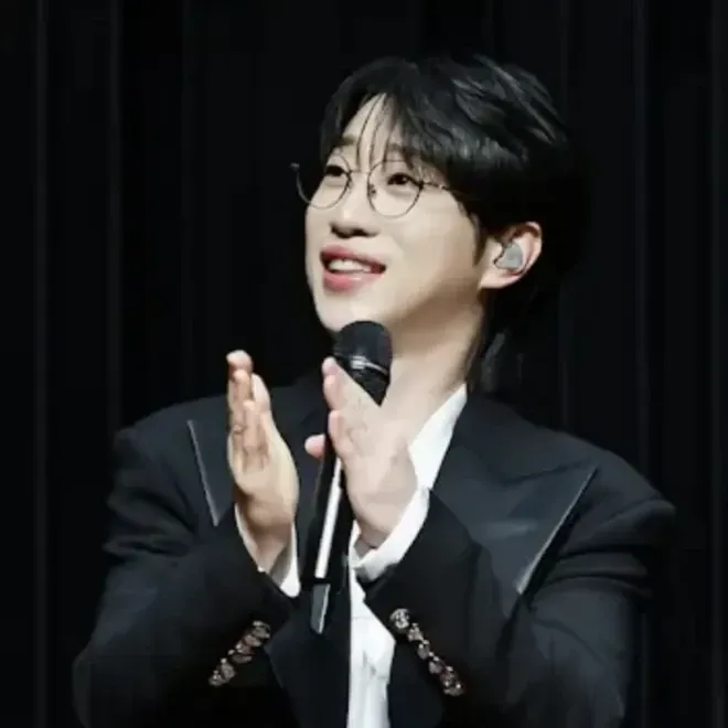Behind-the-scenes cut of An Sunghoon