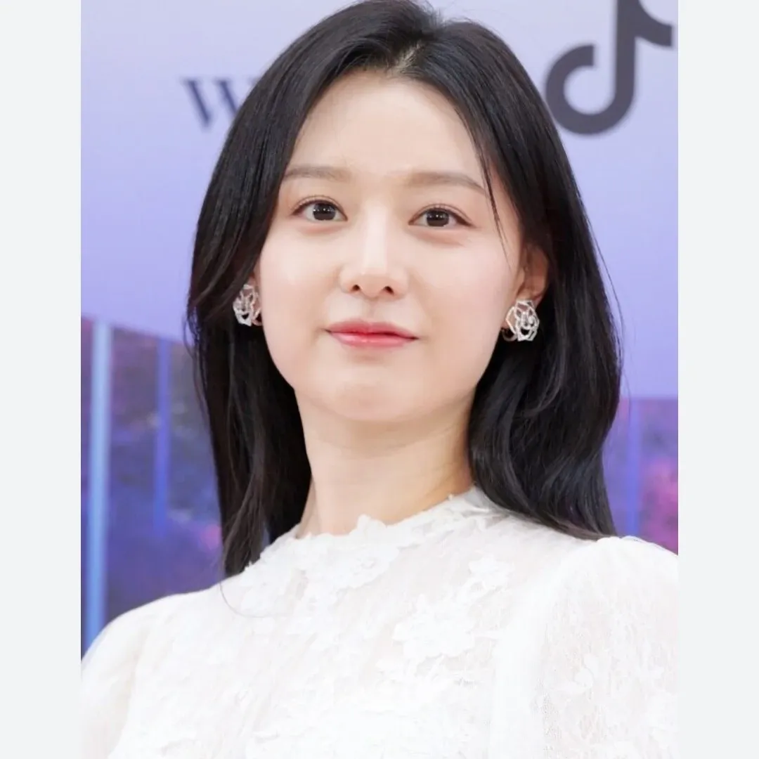 Recent activity shot of Kim Jiwon