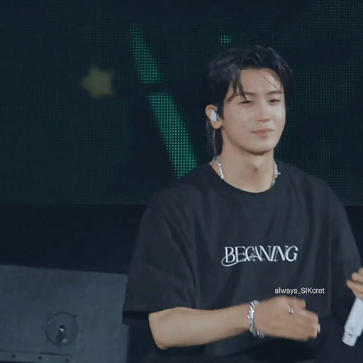 A moment captured by a fan of Park Hyungsik