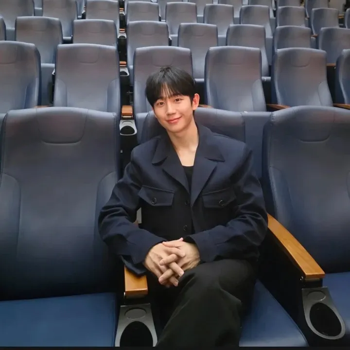 Latest photo of Jung Haein