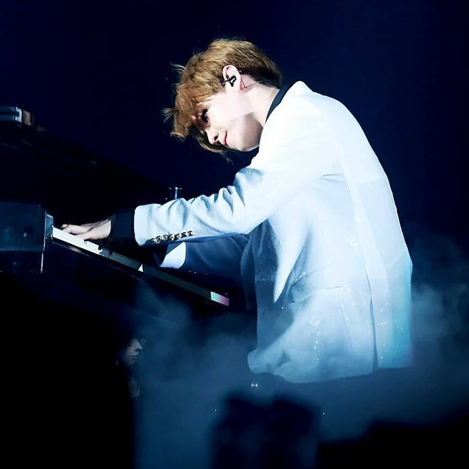 A moment captured by a fan of Baekhyun