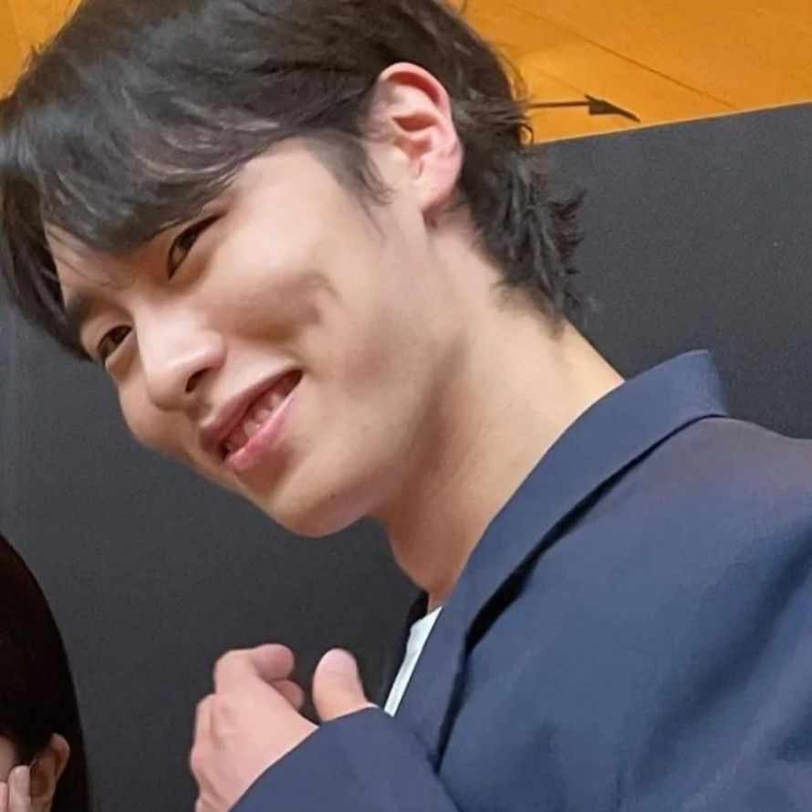 Recent activity shot of Lee Jaewook