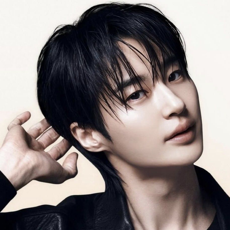 Recent activity shot of Byeon Wooseok