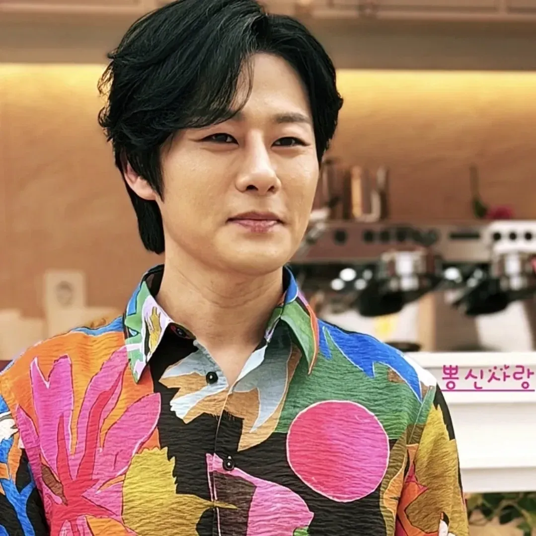 Behind-the-scenes cut of Kang Moonkyung