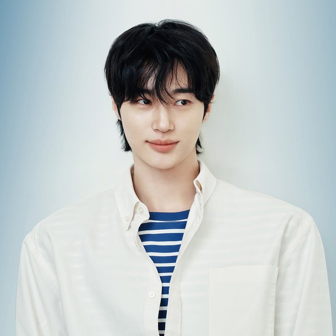 Behind-the-scenes cut of Byeon Wooseok