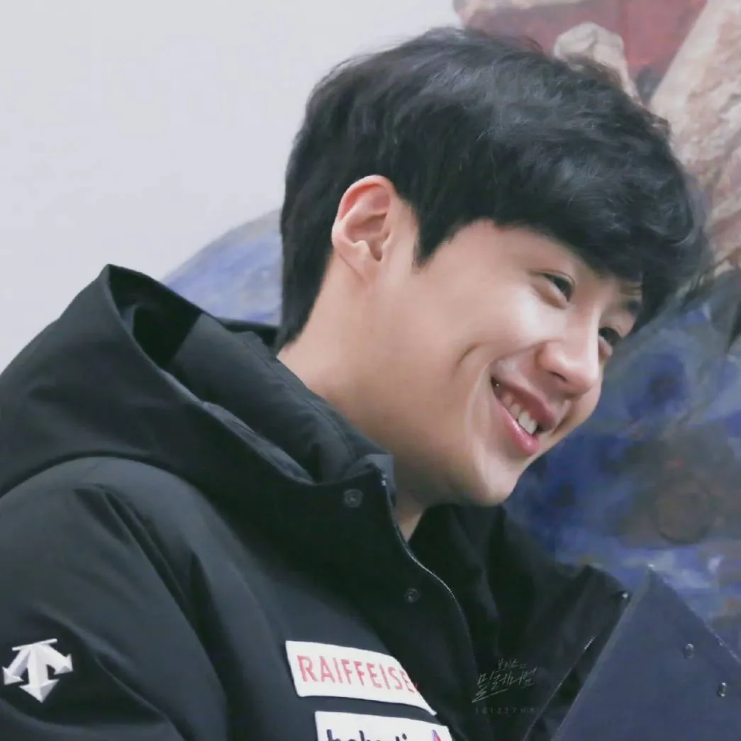 Behind-the-scenes cut of Kim Seonho