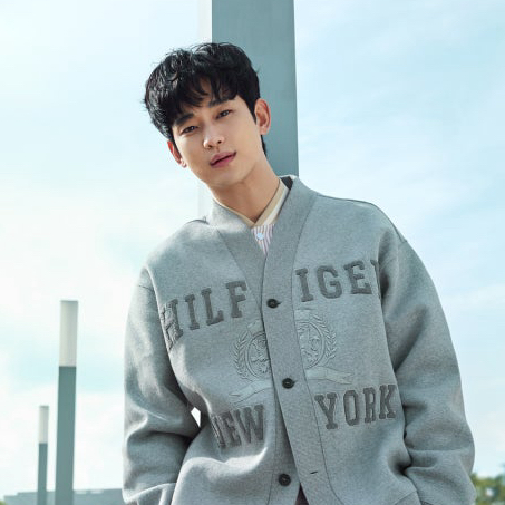 Foto kegiatan terbaru dari Kim Soohyun