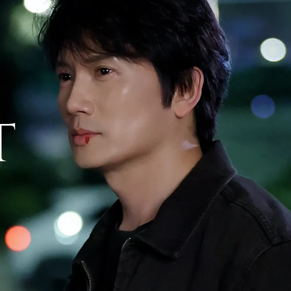 Behind-the-scenes cut of Ji Sung