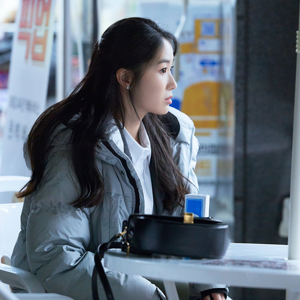 Behind-the-scenes cut of Kim Hyeyoon