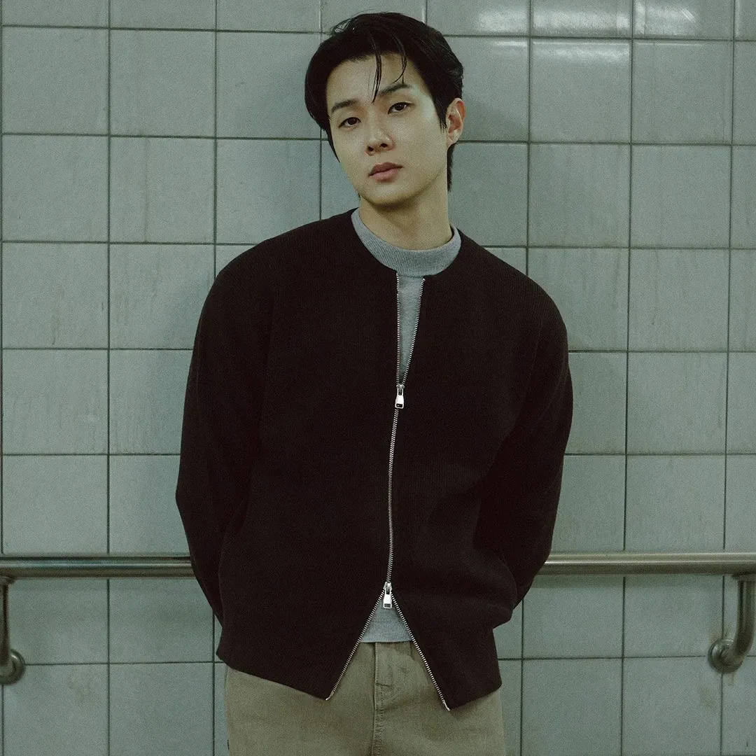 A moment captured by a fan of Choi Wooshik