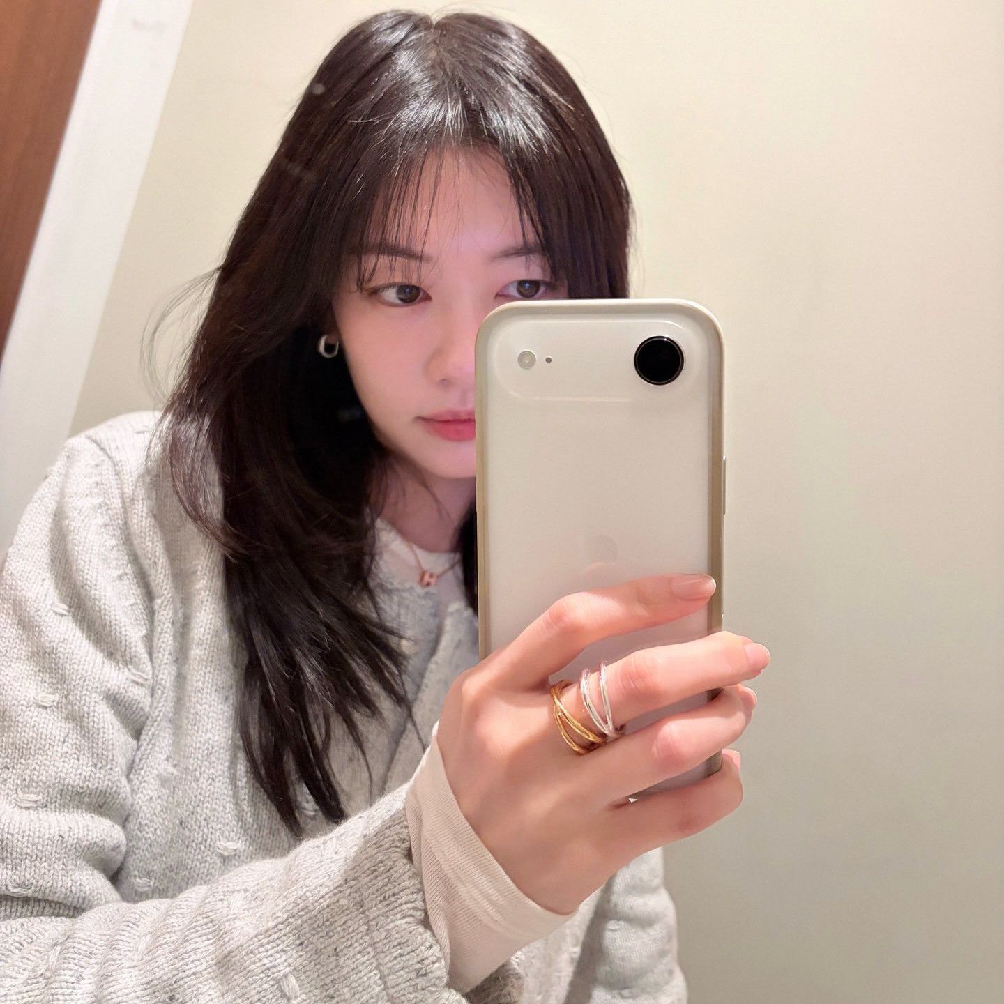 Behind-the-scenes cut of Jung Somin