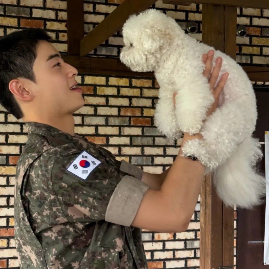 Latest photo of Cha Eunwoo